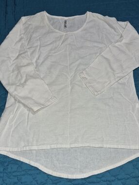 Lulu-B Women's White Long Sleeve Scoop Neck Top